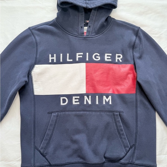 Tommy Hilfiger Women’s Hoodie Size M –Iconic Red & White Logo Hooded Sweatshirt - Picture 2 of 14